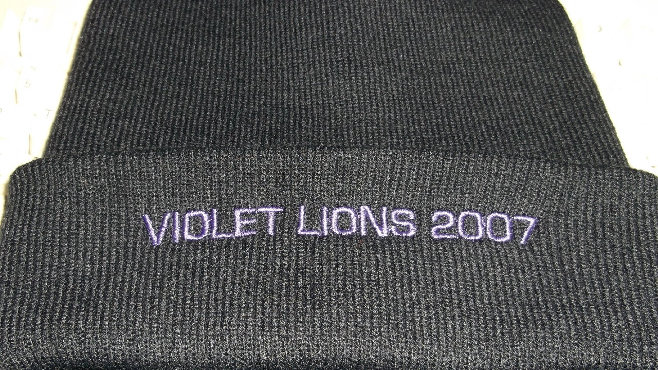Winterhaube Violet Lions 2007
